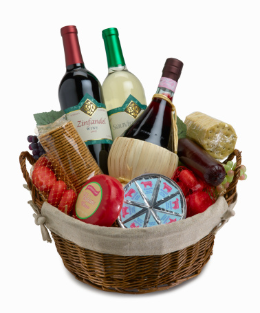 How to Make a Gift Basket for a Friend