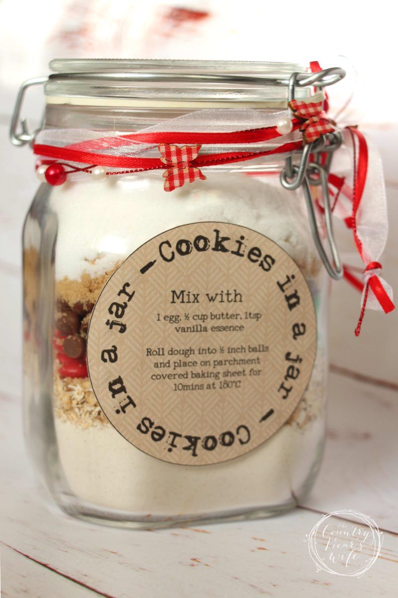 Cookies in a Jar with free printable. DIY gifts. Teacher Gifts. | Pint