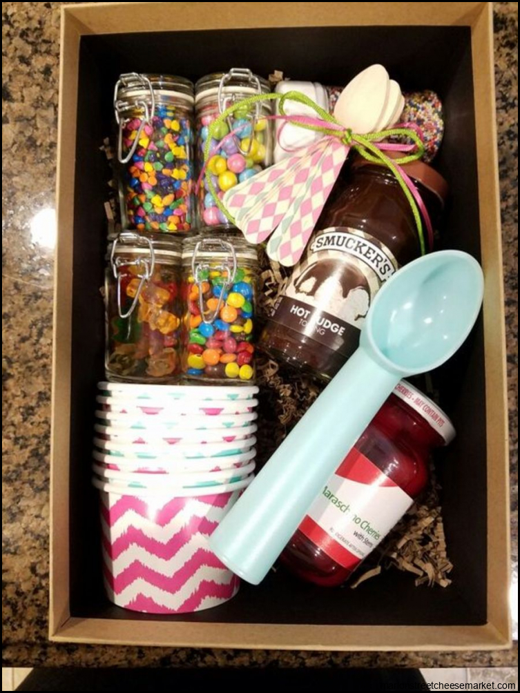 35+ Awesome DIY Christmas Gift Basket Ideas for Friends - HubPages