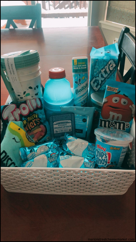 Blue gift basket | Diy birthday gifts for friends, Diy best friend ...