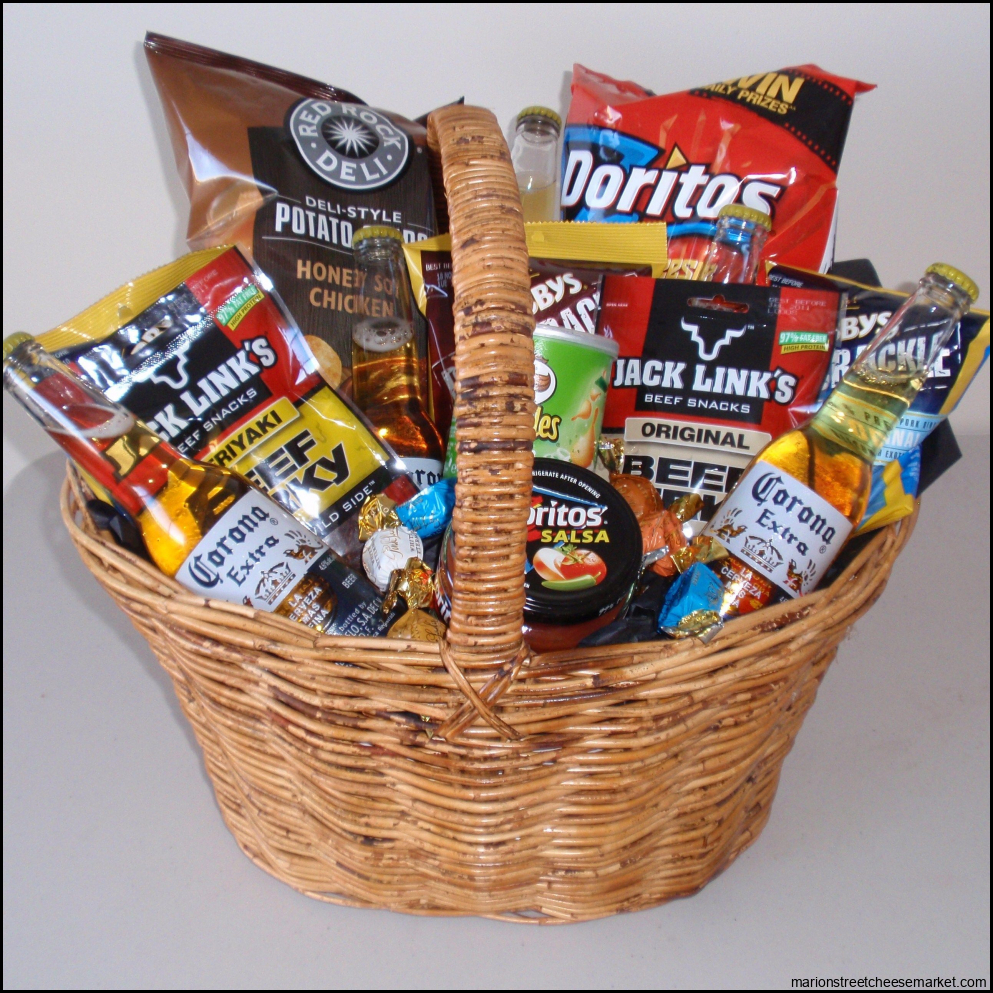 I love these DIY gift basket ideas. These DIY gift baskets are super ...