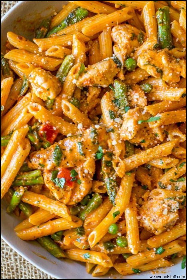 Spicy Chicken Chipotle Pasta from The Cheesecake Factory with asparagus ...
